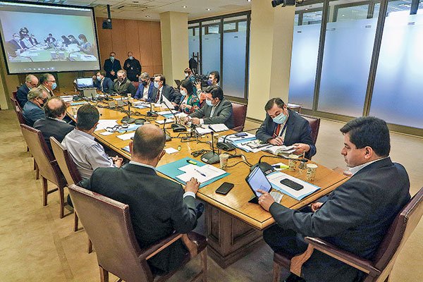 La comisión mixta fijó hasta mañana el plazo para presentar propuestas para un acuerdo. Foto: Agencia Uno