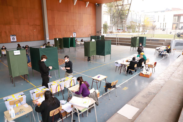 Vacunación contra el Covid-19 incentivó la participación en las elecciones de mayo