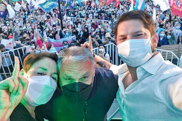 Gabriel Boric: La poesía, salud mental y el miedo a los aviones