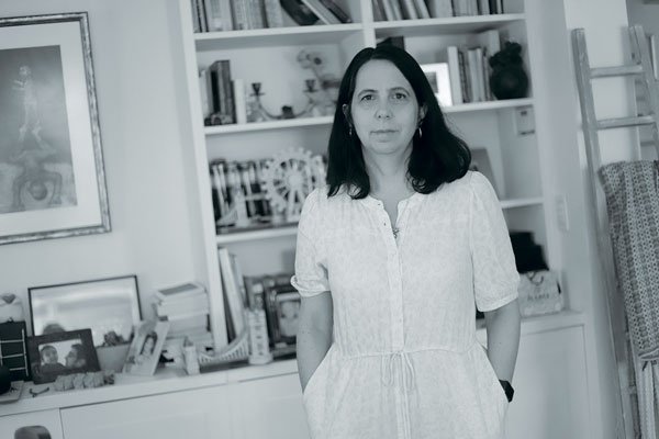 Claudia Martínez, académica de economía de la UC: “Ninguno de los dos programas destaca por sus políticas pro crecimiento”