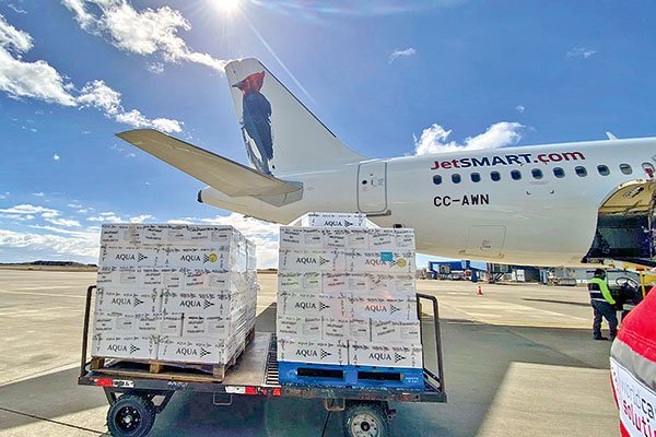 JetSMART lanza servicio que combina vuelos de pasajeros y transporte de carga y abarata costos de traslado