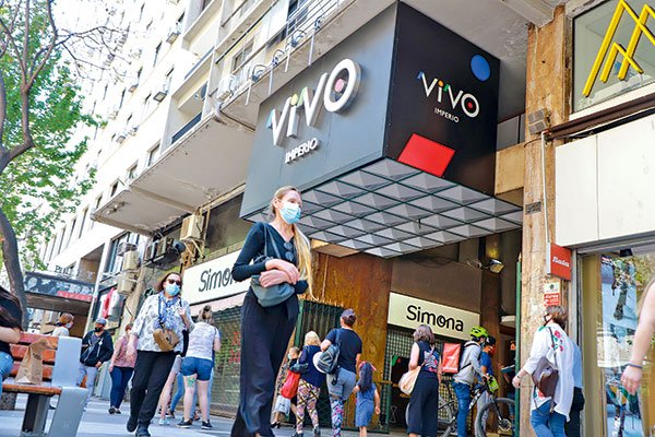 Fórmula de Saieh para reestructurar VivoCorp contempla división de la firma para separar aguas con bonistas