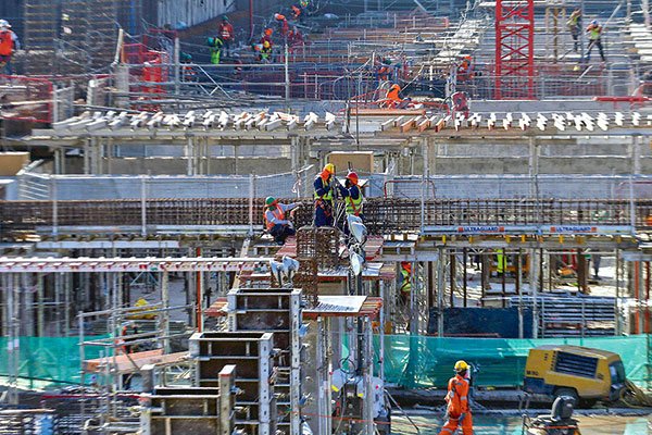 ¿Por qué las acciones de sectores regulados y construcción son las que más rentaron post elecciones?