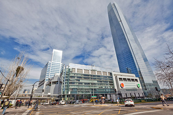 Cencosud hará una millonaria inversión para transformar el Costanera Center con tiendas para delivery en el subterráneo
