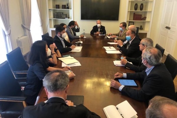 Críticas al PC, impuestos, medioambiente y desigualdad: los temas que se tomaron la cumbre entre Boric y los grandes empresarios