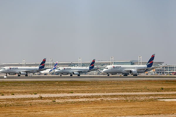 Parte de los acreedores de Latam rechazan el acuerdo de la aerolínea: "El plan es un trato muy rico para los accionistas internos"