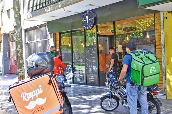 Providencia arremete contra los apart hotel y las cocinas oscuras: busca prohibirlos en toda la comuna