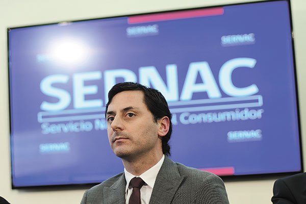 El director nacional del Sernac, Lucas Del Villar.