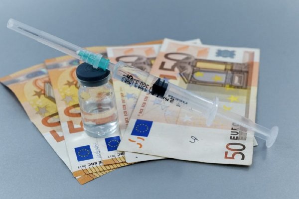 Efecto Ómicron: Alternativas para invertir en salud y ciencias