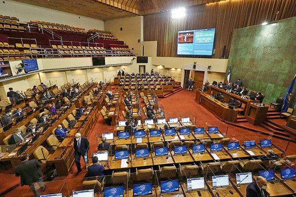 Cuarto retiro enfrenta adverso panorama en la Cámara y abogados ven vicios en rentas vitalicias