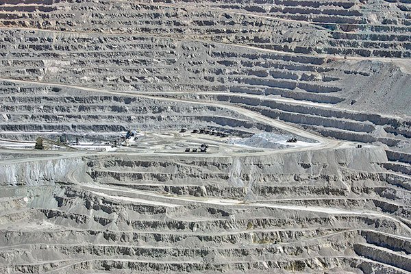 Escondida reporta una baja de su producción a septiembre, pero un alza en los ingresos