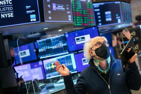 S&P IPSA reacciona con leve baja al rechazo del cuarto retiro y se acopla a las bolsas globales