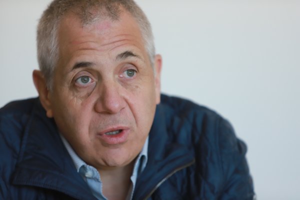 Roberto Alvo a los minoritarios locales: “No es posible pretender igual trato que el que corresponde dar a los bonistas internacionales”