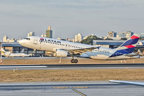 Bonistas locales de Latam tienen fecha para junta que rechazará el plan de la aerolínea
