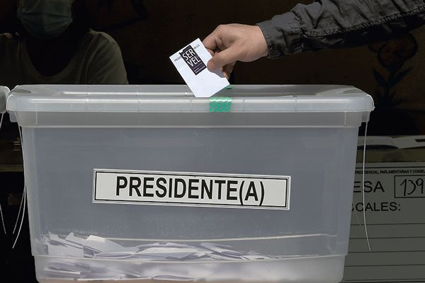 Advierten que Chile está al debe en facilitar el derecho a sufragio seguro en pandemia