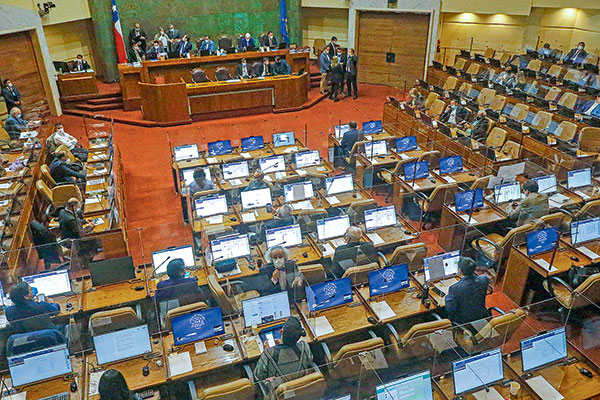 Parlamentarios esperan claridad en financiamiento