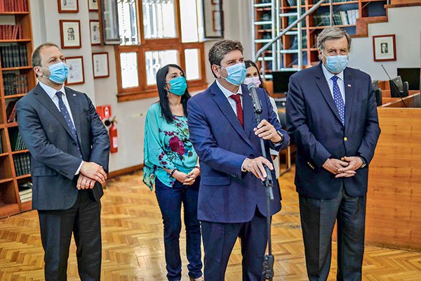 Eliminar más exenciones tributarias: la fórmula del gobierno para costear la Pensión Garantizada Universal