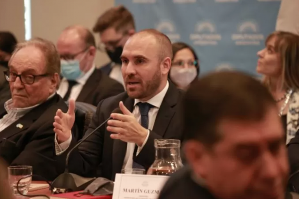 Ministro de Economía de Argentina dice que el país no puede cubrir los pagos de 2022 al FMI
