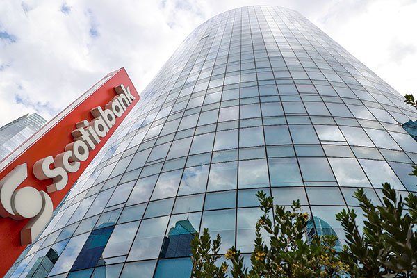 Scotiabank finaliza el año con récord en utilidades y en Canadá destacan aporte de Chile