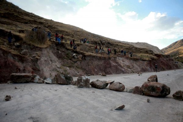 Perú considera recurrir a estado emergencia tras paralización de mina Las Bambas
