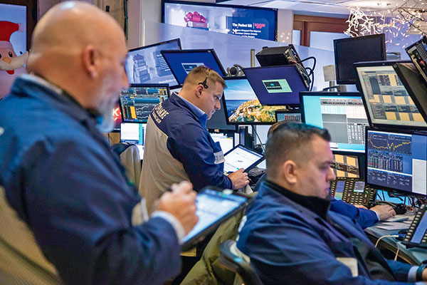 Wall Street se aleja del optimismo de las bolsas tras nuevos anuncios de los bancos centrales