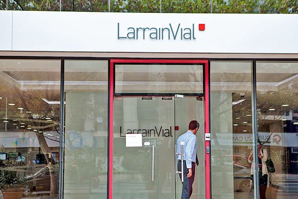 Bancos de inversión ven espacios limitados para cambios radicales del nuevo gobierno de Boric