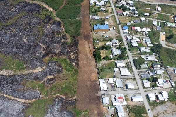 Imagen aérea del sector La Vara tras el incendio forestal, Puerto Montt. Foto A1.