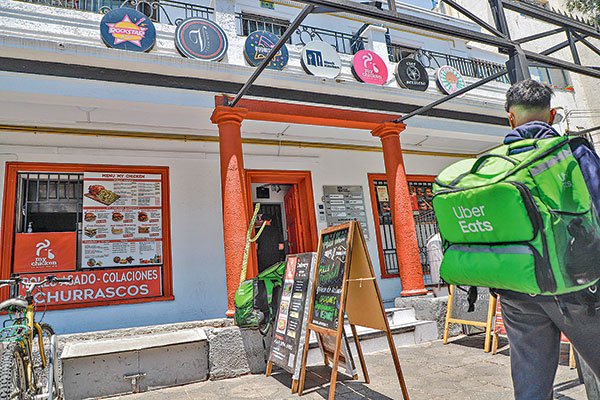 Providencia congela sorpresivamente los permisos para apart hotel y cocinas oscuras
