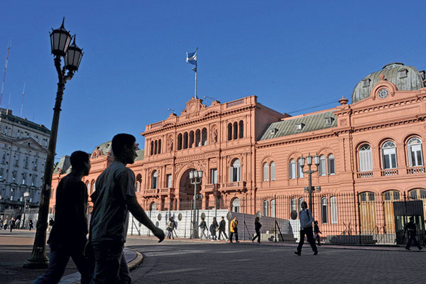 Senado de Argentina aprueba cambios en impuesto a bienes personales