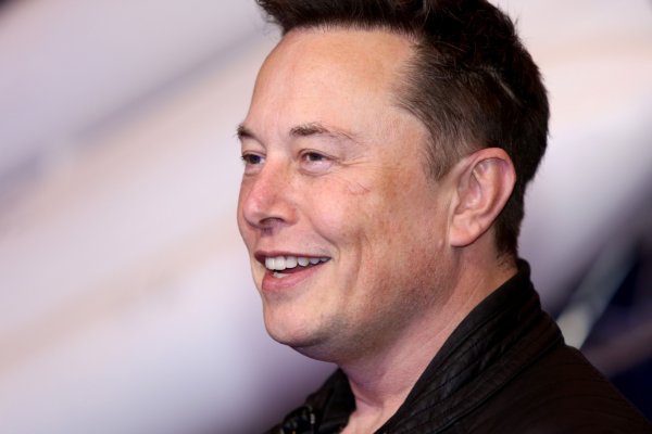 Elon Musk se acerca al objetivo de venta de acciones de Tesla con otros US$ 1 mil millones