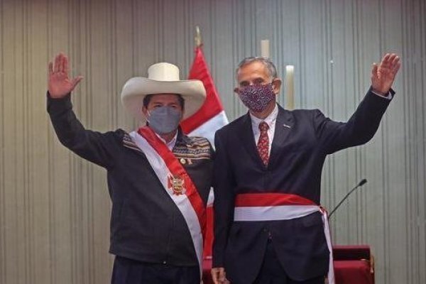 Cambio de gabinete en Perú: Castillo evalúa remover al moderado Pedro Francke de Economía