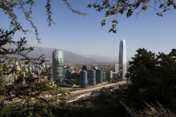 Mercados financieros cerrados en Chile y comercio ajusta horario en último día del año