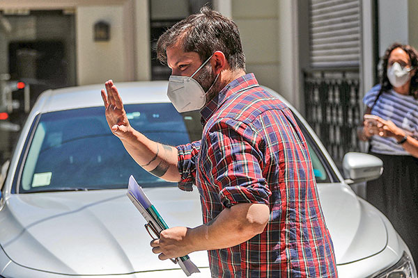 Boric recibe nombres para integrar el gabinete y anuncio sería el 20 de enero