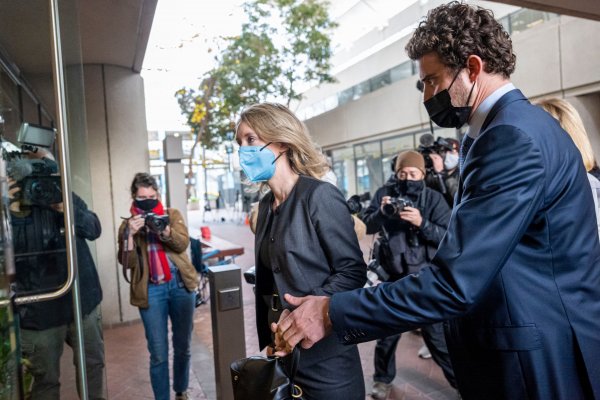 La exestrella de Silicon Valley Elizabeth Holmes fue declarada culpable de fraude