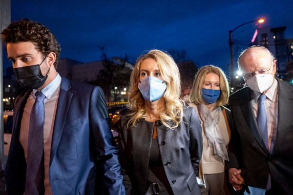 La confortable vida en prisión que le espera a Elizabeth Holmes luego del veredicto que la declaró culpable