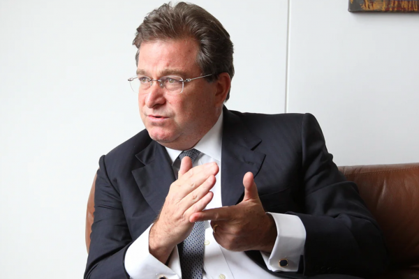 Golpe de timón en OPAs de Gilinski: reduce su apuesta y se enfoca en acceder a directorios del GEA