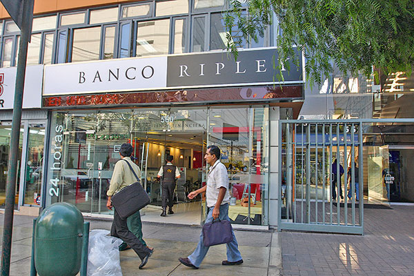 Bancos de Ripley y Falabella en Perú buscan revertir pérdidas durante 2022