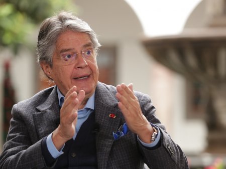 Presidente de Ecuador promete que grupos indígenas no bloquearán proyectos mineros