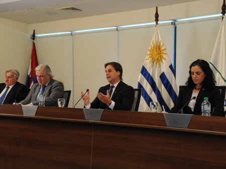 Cómo las conversaciones comerciales de Uruguay con China amenazan al Mercosur