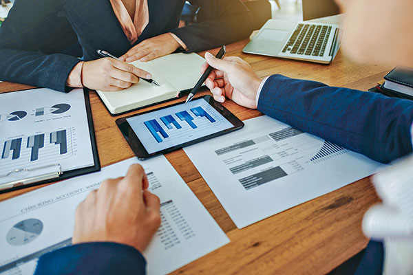 Estudio mide la caja del sector corporativo chileno ante shock en ingresos