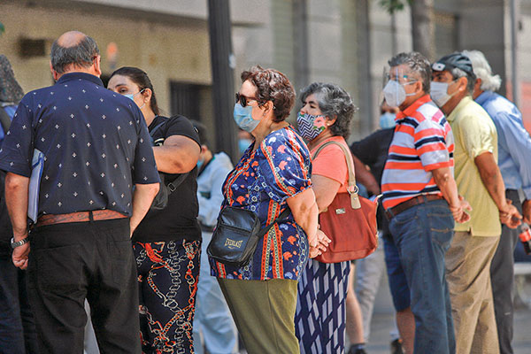 La mayoría de los expertos del Panel UC rechaza que la PGU avance en el Congreso si no está claro su financiamiento