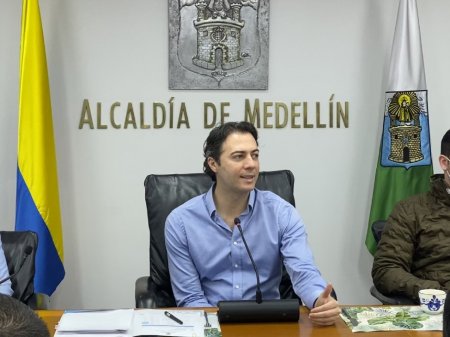El duro enfrentamiento entre el alcalde de Medellín y el Grupo Empresarial Antioqueño que amenaza con llegar a la justicia