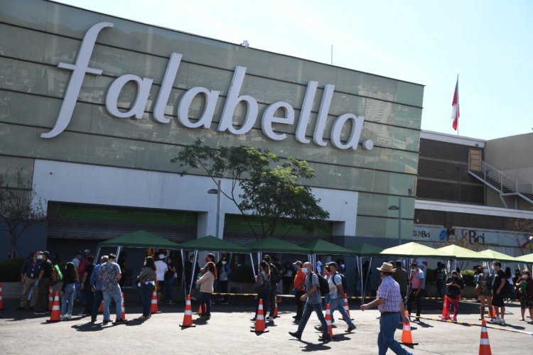 Falabella anuncia plan de inversiones con foco en expandir su marketplace en Perú y Colombia