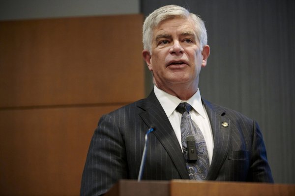 Harker de la Fed está abierto a más de tres alzas de tasas en 2022 si empeora la inflación