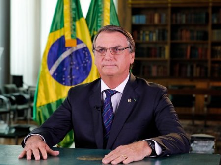 Bolsonaro crea nueva estrategia de redes sociales antes de elecciones en Brasil