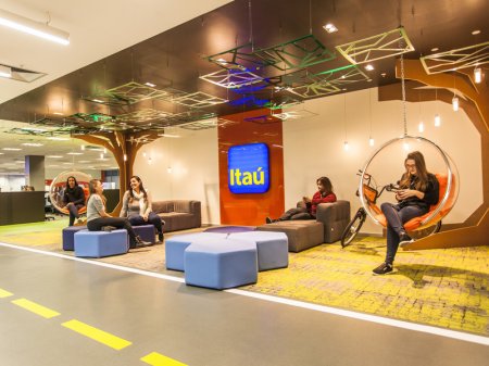 Itaú se expande en Brasil y compra corredora digital Ideal