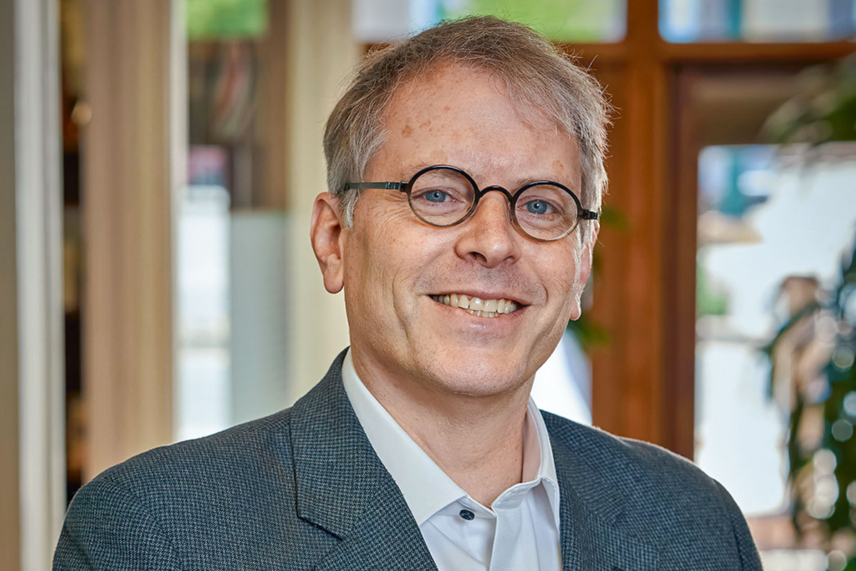 <p>Michael Jacobs, experto en interlocking: “La teoría de la FNE parece razonable”</p>