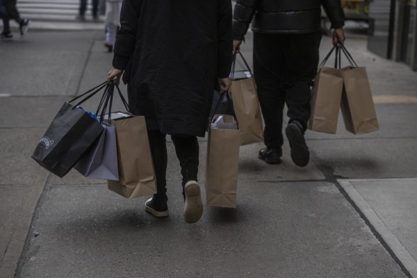 Las ventas minoristas en EEUU bajan en diciembre y sorprenden a analistas que no esperaban variación