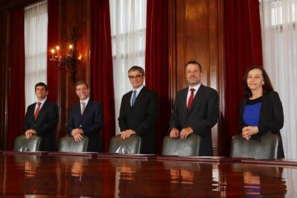 Vergara y Claro refutan a Atria y defienden que remoción de consejeros del B. Central no incluya acusación política
