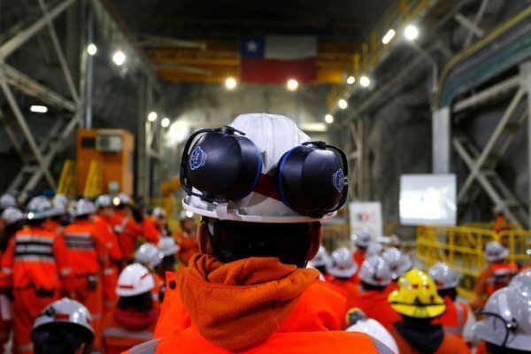 <p>Negociaciones colectivas en la minería: bonos por término de contrato subieron 18% en 2021</p>
